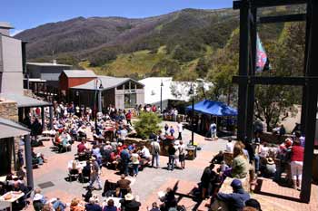 ThredboBluesVillage-Sq350